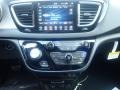 Chrysler Pacifica Hybrid Limited Brilliant Black Crystal Pearl photo #17