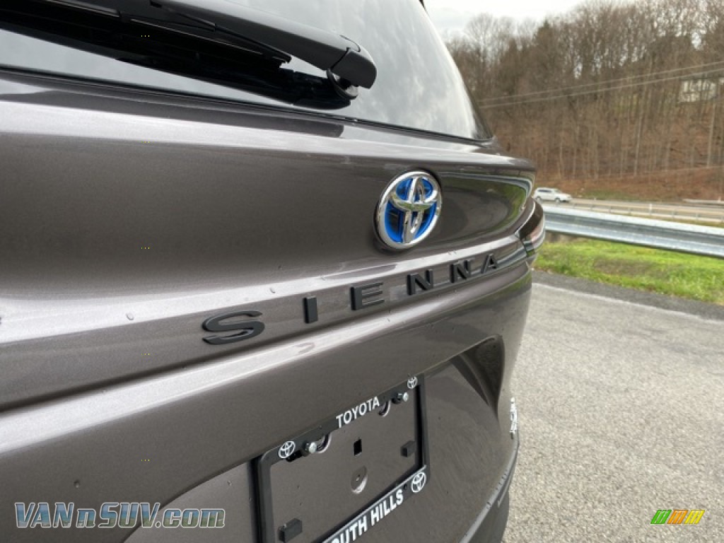 2021 Sienna XLE AWD Hybrid - Predawn Gray Mica / Graphite photo #36