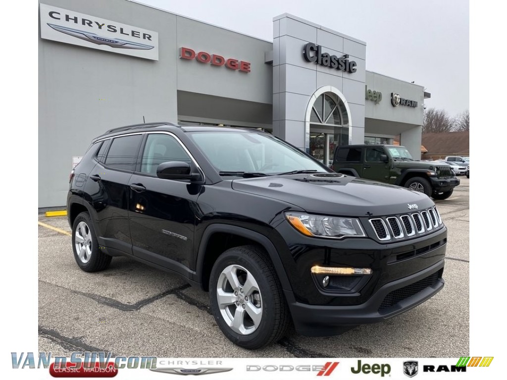 2021 Jeep Compass Latitude 4x4 in Diamond Black Crystal Pearl for sale