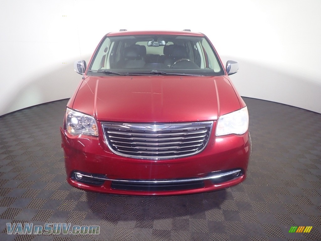 2012 Town & Country Limited - Deep Cherry Red Crystal Pearl / Black/Light Graystone photo #9
