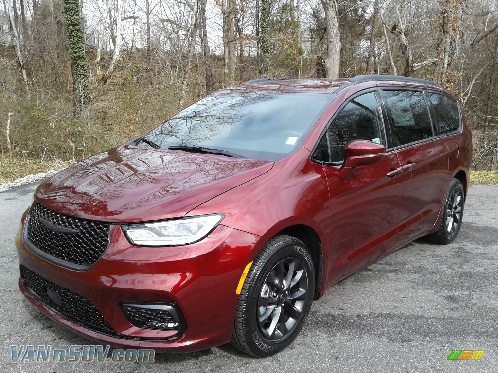 2021 Pacifica Touring - Velvet Red Pearl / Black photo #2