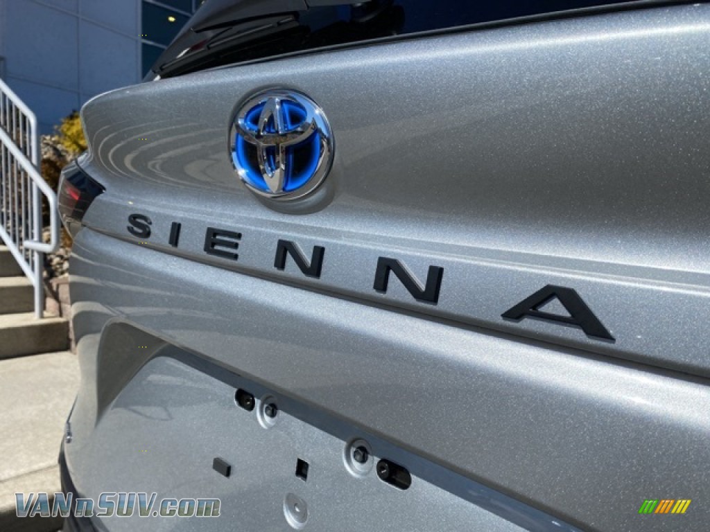 2021 Sienna XLE AWD Hybrid - Celestial Silver Metallic / Graphite photo #28