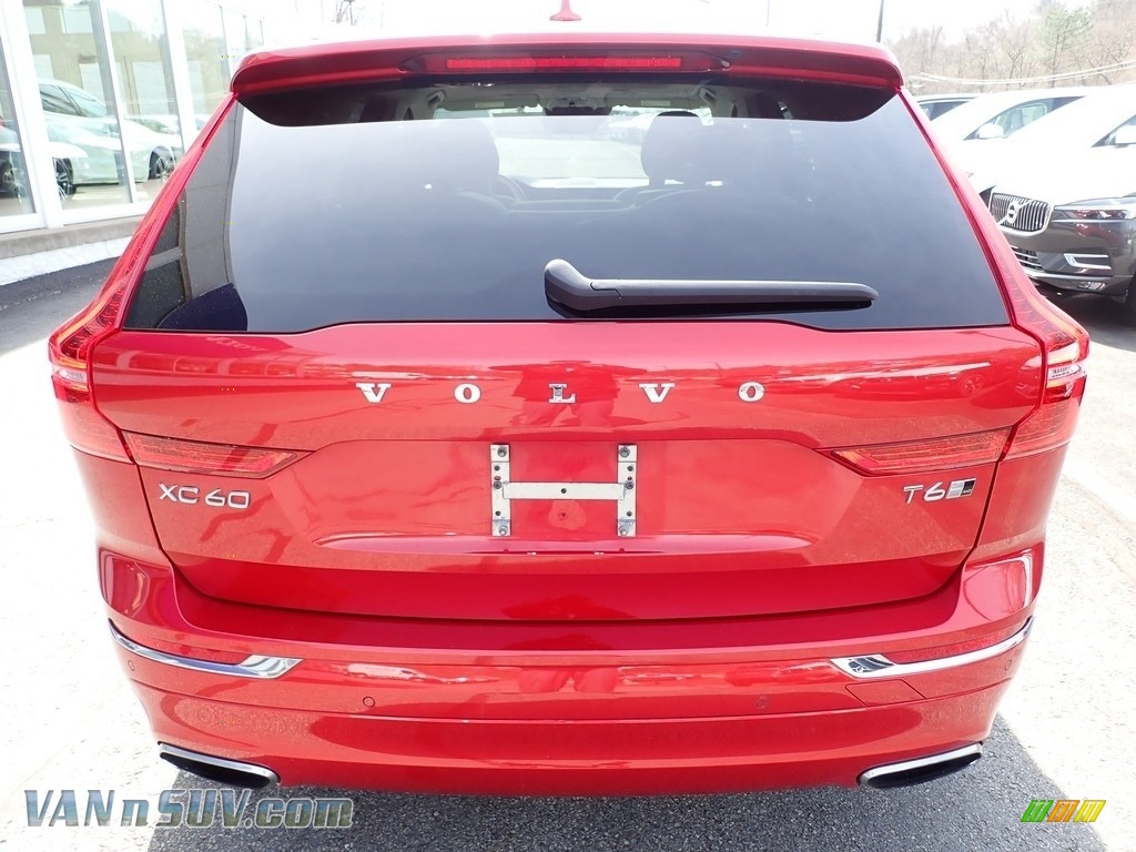 2018 XC60 T6 AWD Inscription - Fusion Red Metallic / Blonde photo #4