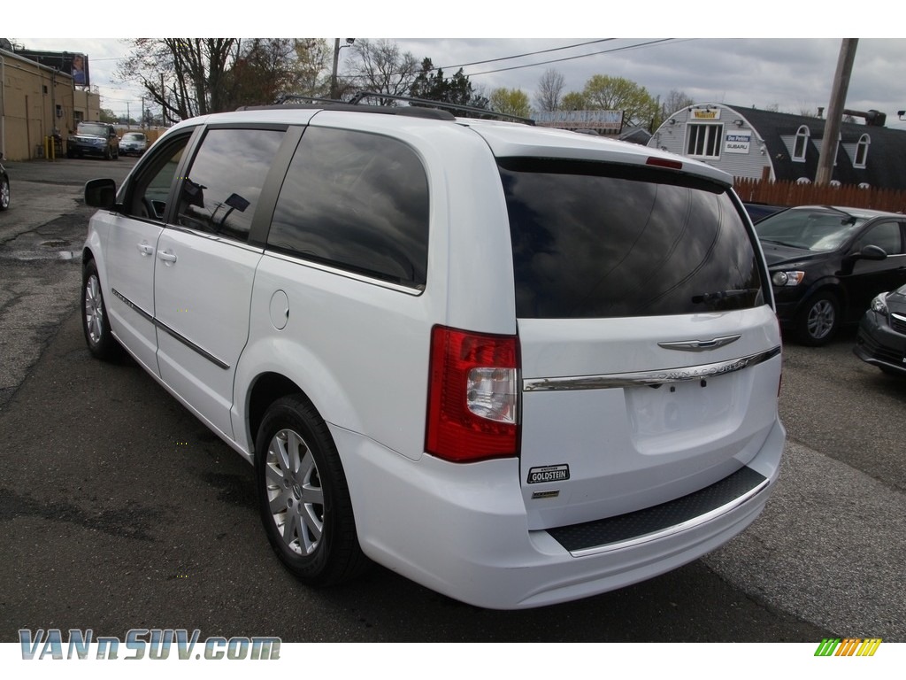2015 Town & Country Touring - Bright White / Black/Light Graystone photo #7
