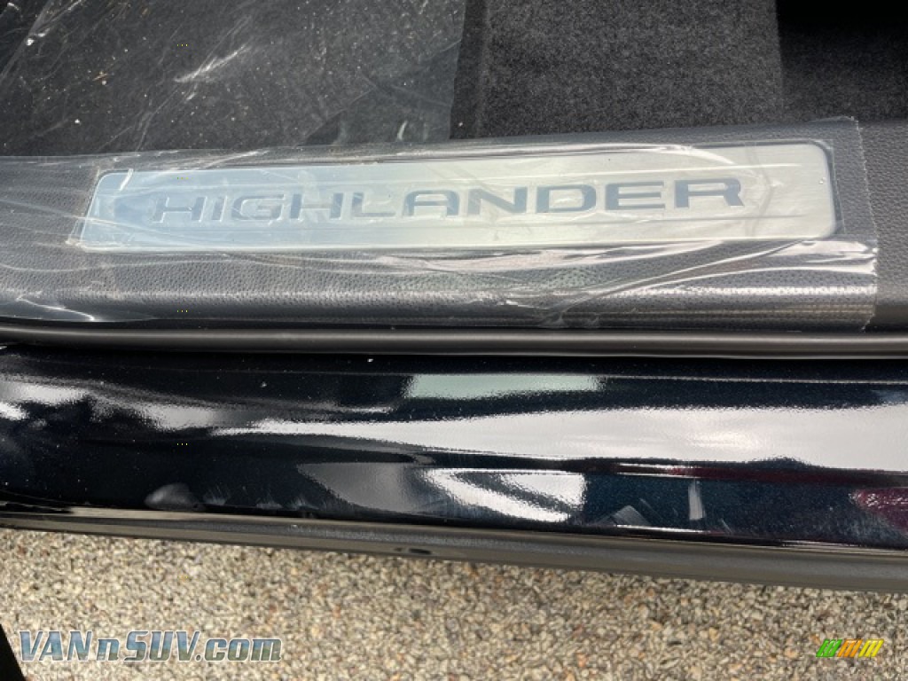 2021 Highlander Limited AWD - Midnight Black Metallic / Graphite photo #35