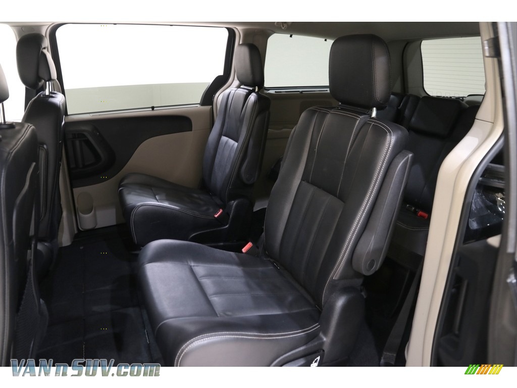 2015 Town & Country Touring - Brilliant Black Crystal Pearl / Black/Light Graystone photo #14