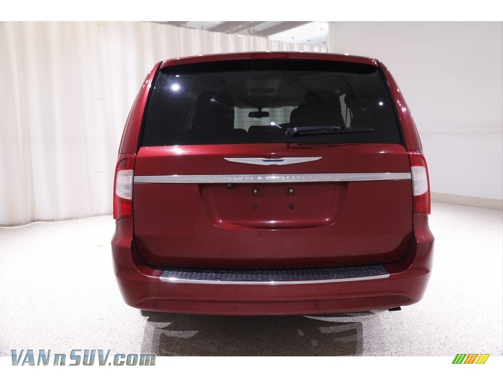 2012 Town & Country Touring - Deep Cherry Red Crystal Pearl / Black/Light Graystone photo #18