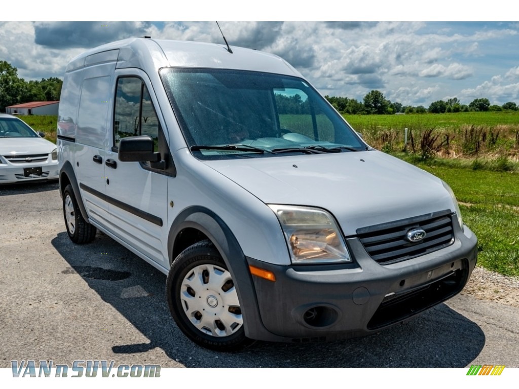Frozen White / Dark Gray Ford Transit Connect XL Cargo Van