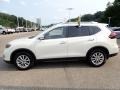 Nissan Rogue SV Pearl White Tricoat photo #2