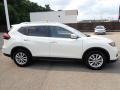 Nissan Rogue SV Pearl White Tricoat photo #7