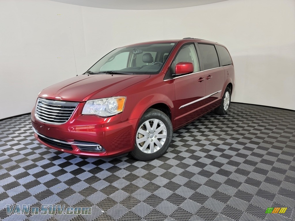 2014 Town & Country Touring - Deep Cherry Red Crystal Pearl / Black/Light Graystone photo #4