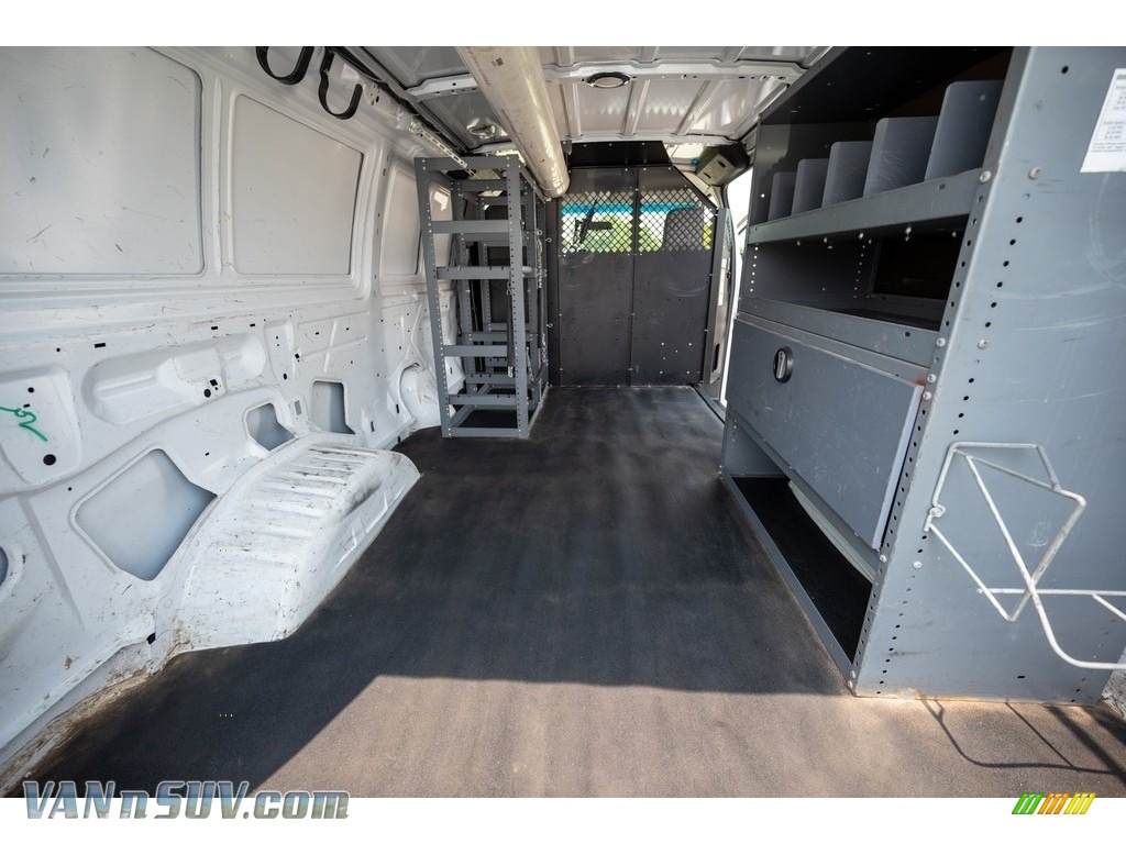 2012 E Series Van E150 Cargo - Oxford White / Medium Flint photo #24