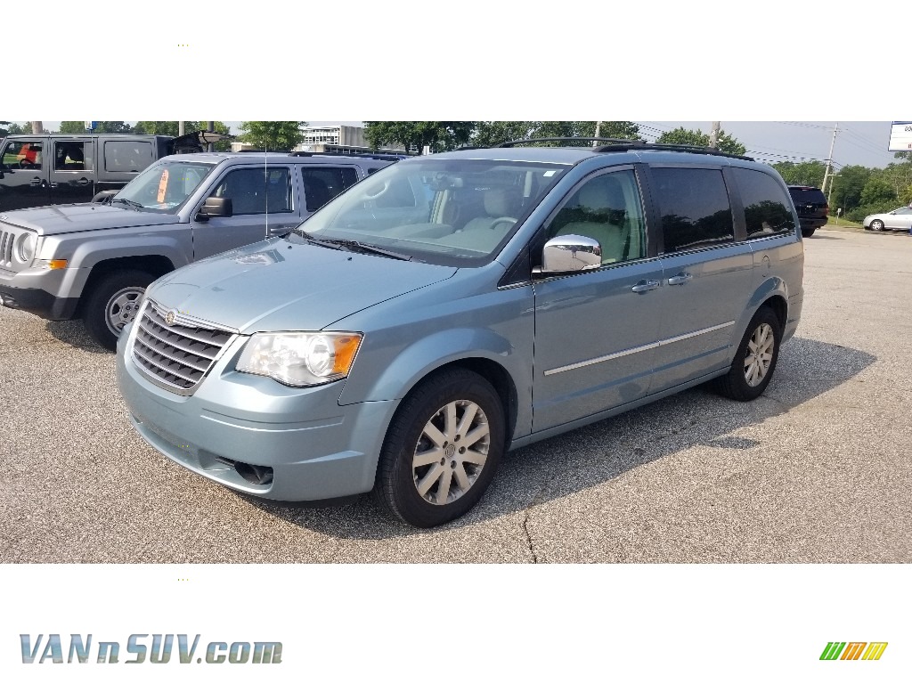 2009 Town & Country Touring - Clearwater Blue Pearl / Medium Pebble Beige/Cream photo #31