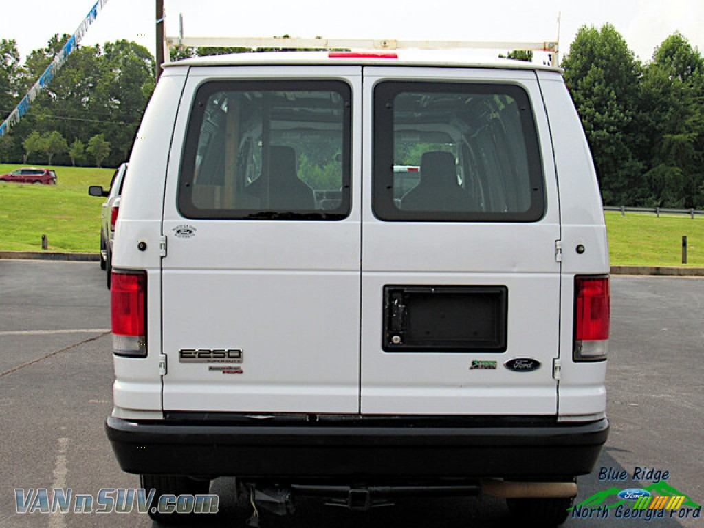 2013 E Series Van E250 Cargo - Oxford White / Medium Flint photo #4