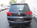 Volkswagen Tiguan SE Deep Black Metallic photo #4
