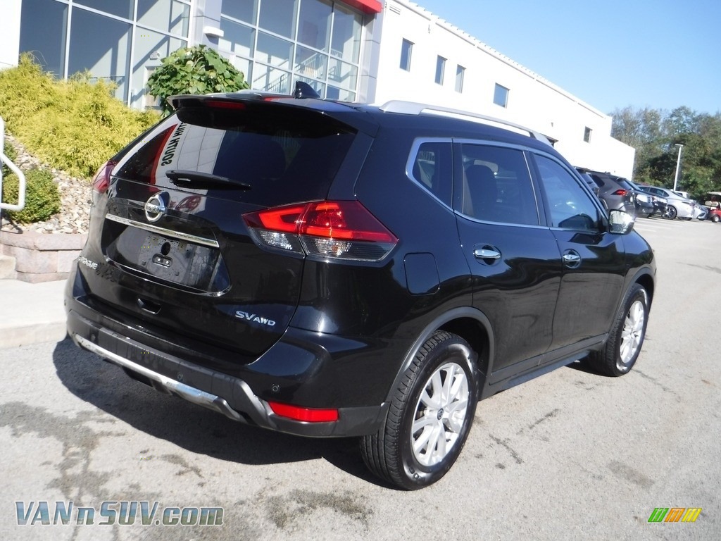 2019 Rogue SV AWD - Magnetic Black / Charcoal photo #14