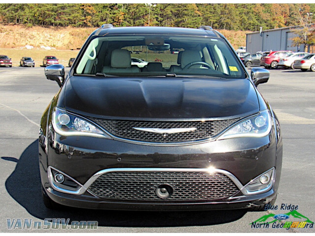2017 Pacifica Limited - Brilliant Black Crystal Pearl / Black/Alloy photo #8