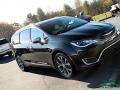 Chrysler Pacifica Limited Brilliant Black Crystal Pearl photo #29