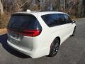 Chrysler Pacifica Touring Luxury White Pearl photo #6