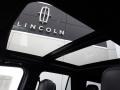 Lincoln Navigator Reserve 4x4 White Platinum Metallic Tri-Coat photo #20