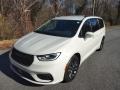 Chrysler Pacifica Touring L Luxury White Pearl photo #2