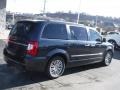 Chrysler Town & Country Limited Maximum Steel Metallic photo #11