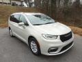 Chrysler Pacifica Touring L Luxury White Pearl photo #4