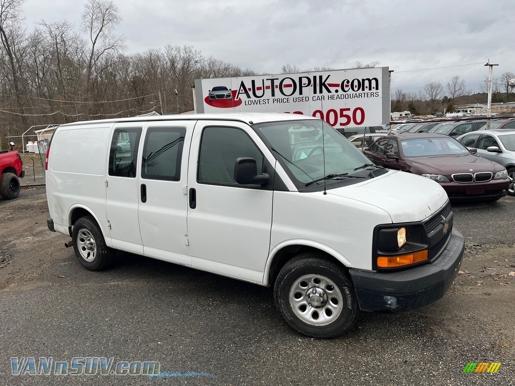 Summit White / Medium Pewter Chevrolet Express 1500 Work Van