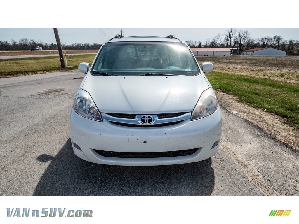 2008 Sienna XLE AWD - Arctic Frost Pearl / Stone photo #9