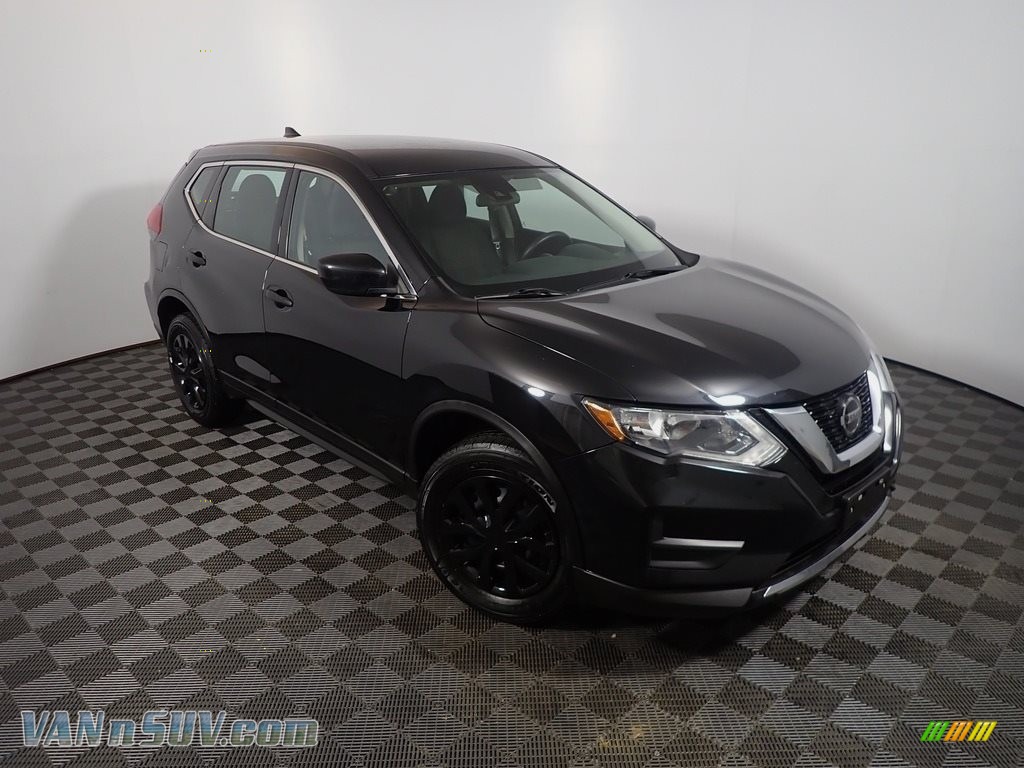 2019 Rogue S AWD - Magnetic Black / Charcoal photo #3