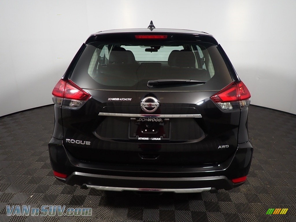 2019 Rogue S AWD - Magnetic Black / Charcoal photo #13