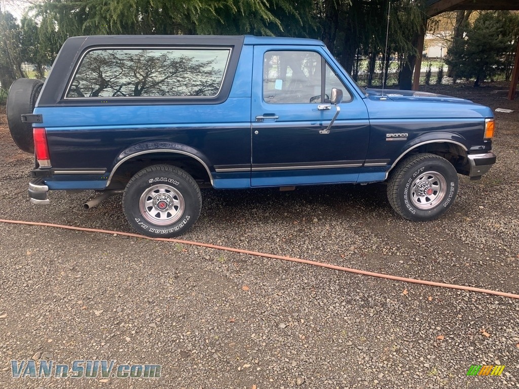 1989 Bronco XLT 4x4 - Bright Regatta Blue Metallic / Blue photo #1