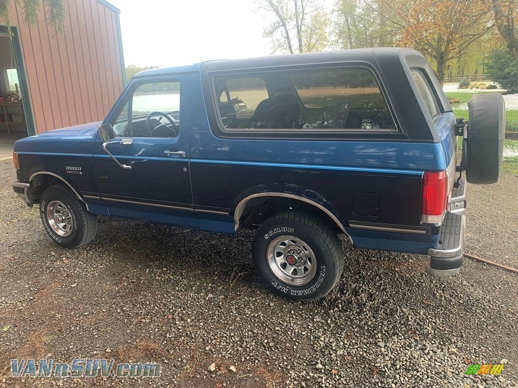 1989 Bronco XLT 4x4 - Bright Regatta Blue Metallic / Blue photo #17
