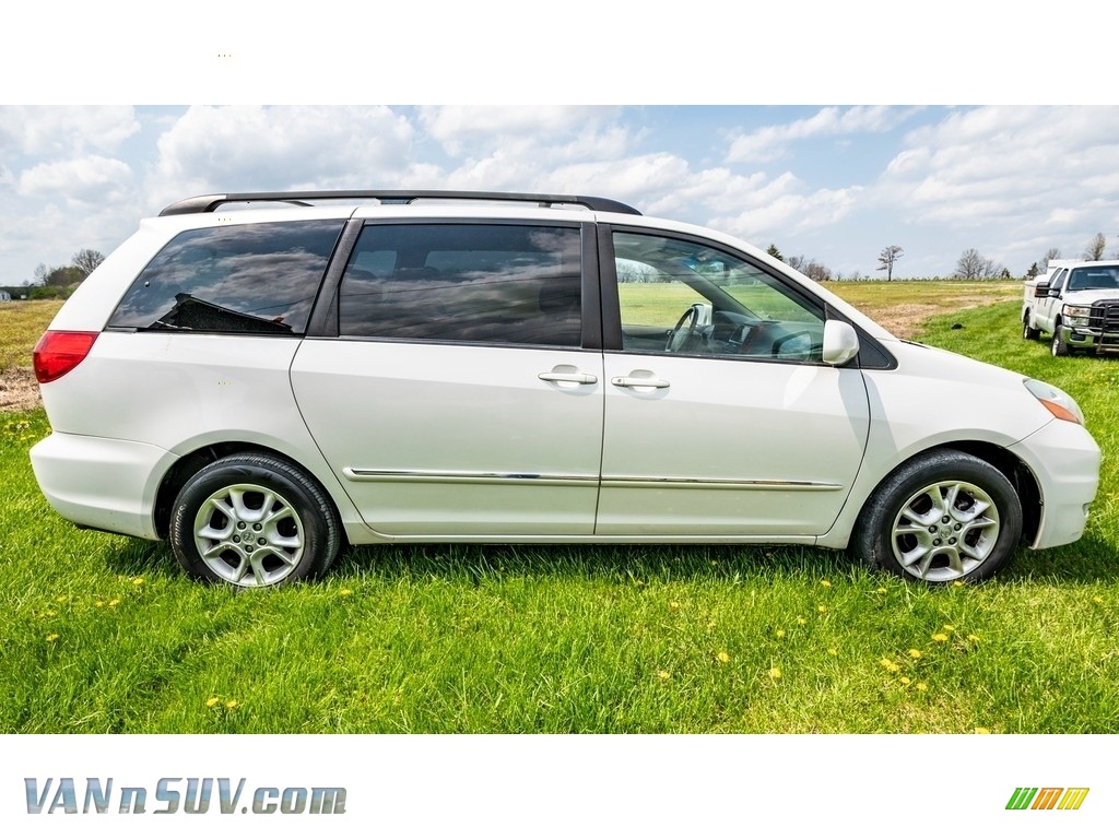 2006 Sienna XLE - Arctic Frost Pearl / Stone Gray photo #3
