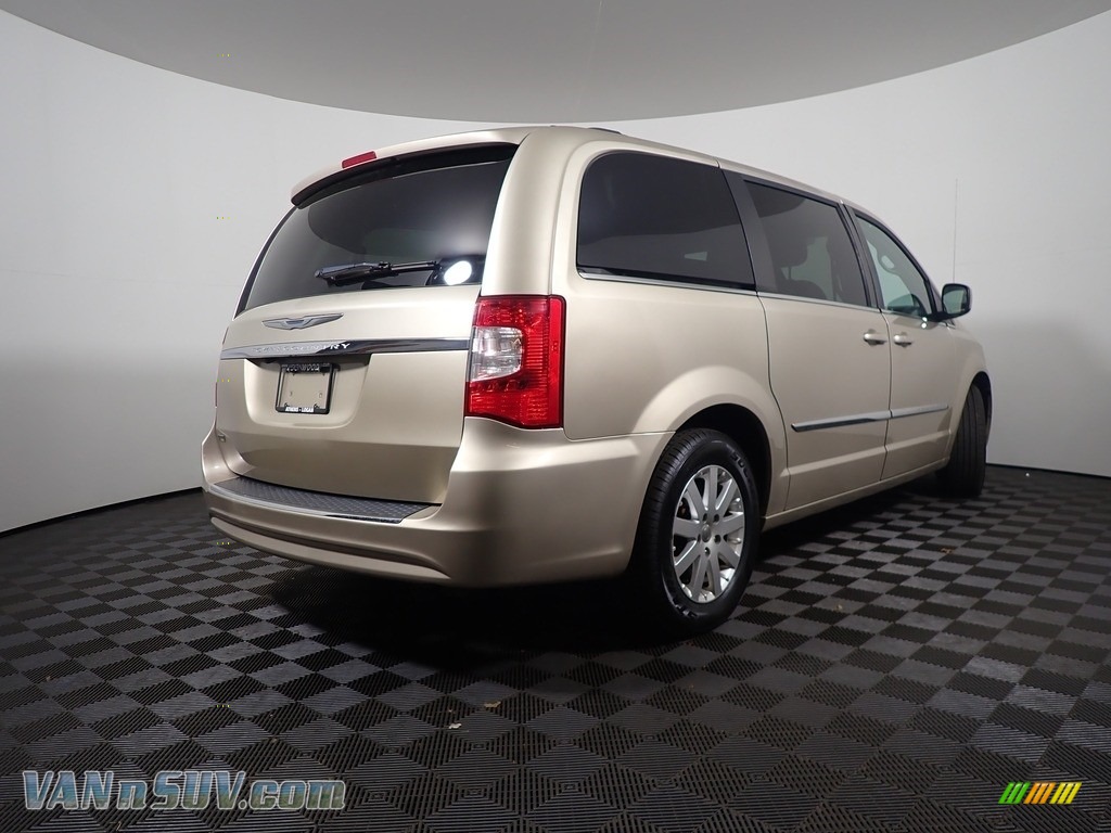 2014 Town & Country Touring - Cashmere Pearl / Black/Light Graystone photo #18