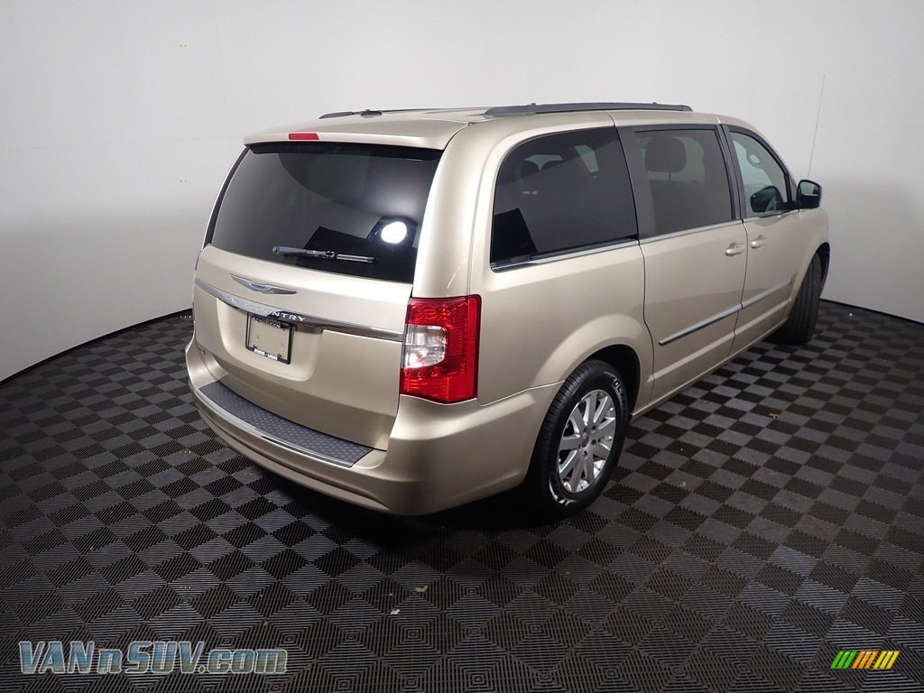 2014 Town & Country Touring - Cashmere Pearl / Black/Light Graystone photo #19