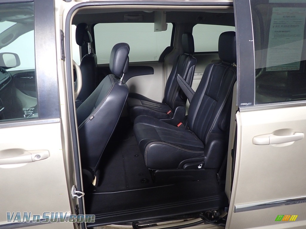 2014 Town & Country Touring - Cashmere Pearl / Black/Light Graystone photo #36