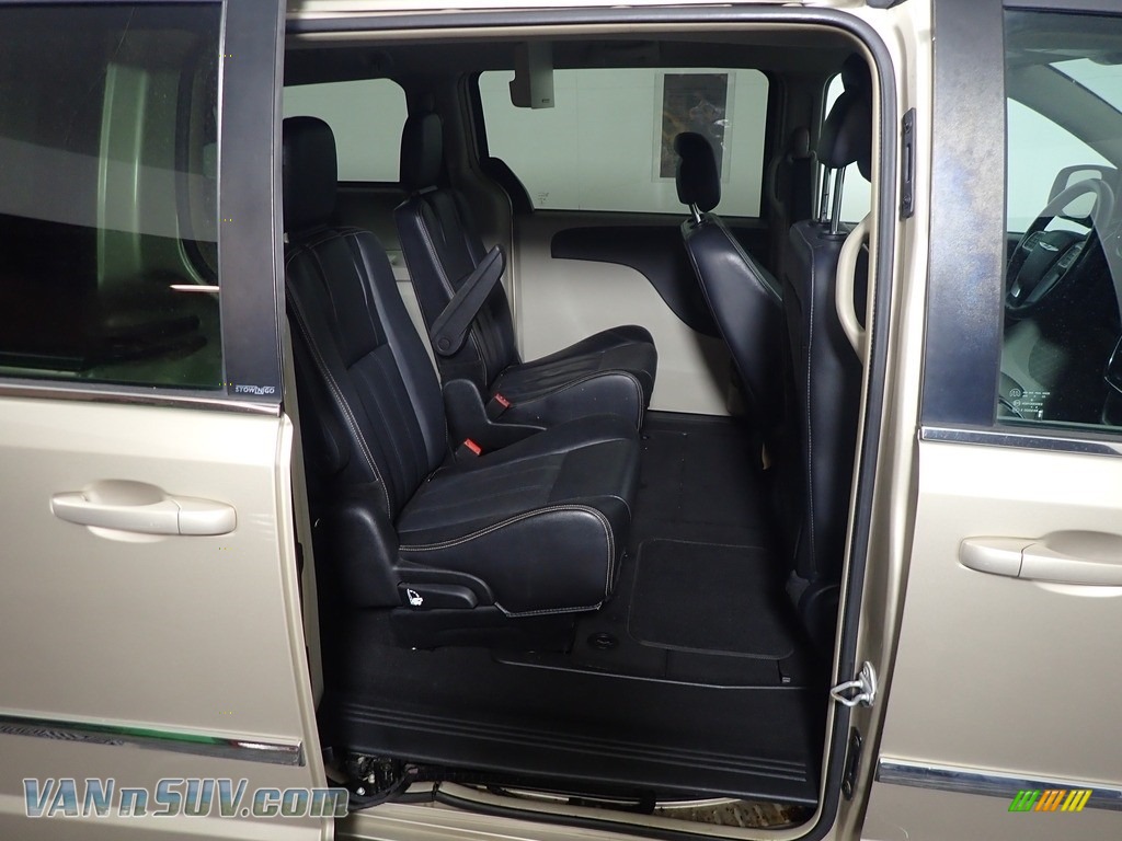 2014 Town & Country Touring - Cashmere Pearl / Black/Light Graystone photo #38