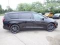 Chrysler Pacifica Touring L AWD Brilliant Black Crystal Pearl photo #6