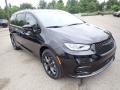 Chrysler Pacifica Touring L AWD Brilliant Black Crystal Pearl photo #7