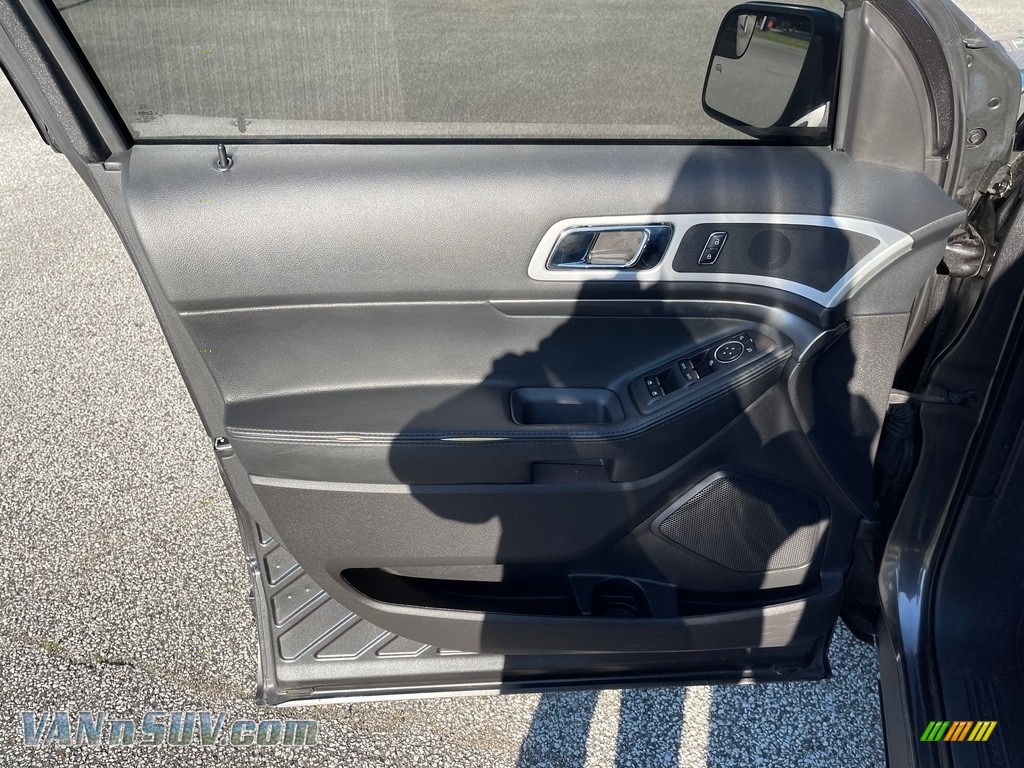 2015 Explorer XLT 4WD - Magnetic / Charcoal Black photo #12