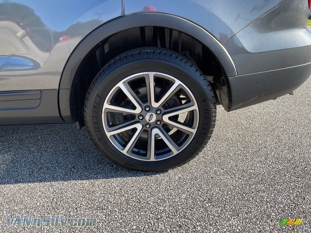 2015 Explorer XLT 4WD - Magnetic / Charcoal Black photo #15
