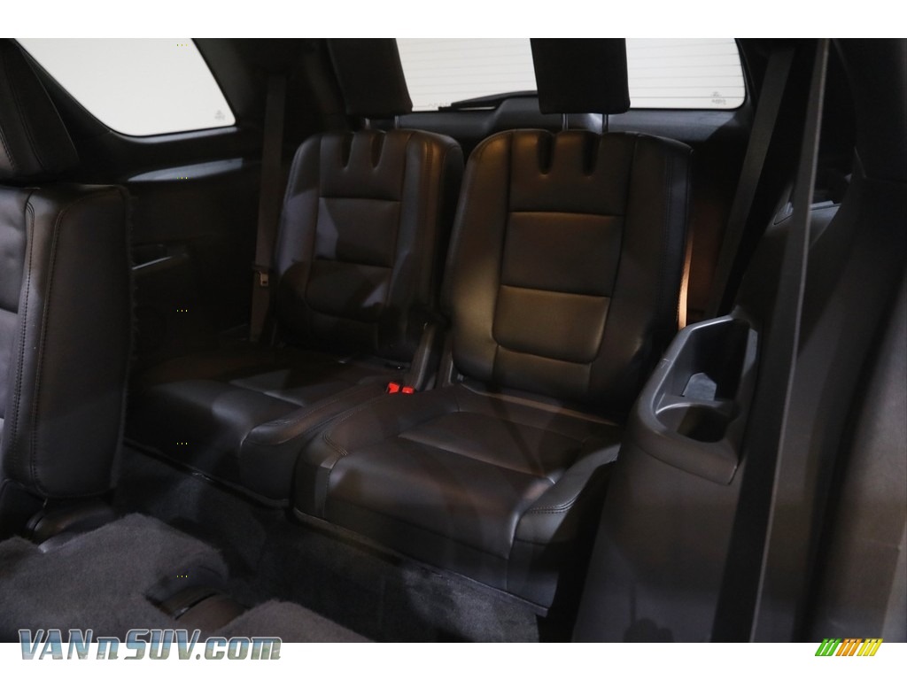 2015 Explorer XLT 4WD - Tuxedo Black / Charcoal Black photo #18