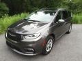 Chrysler Pacifica Limited AWD Granite Crystal Metallic photo #2