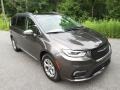 Chrysler Pacifica Limited AWD Granite Crystal Metallic photo #4