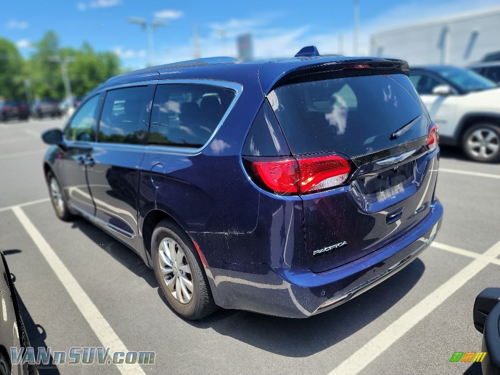 2019 Pacifica Touring L - Jazz Blue Pearl / Black/Alloy photo #7