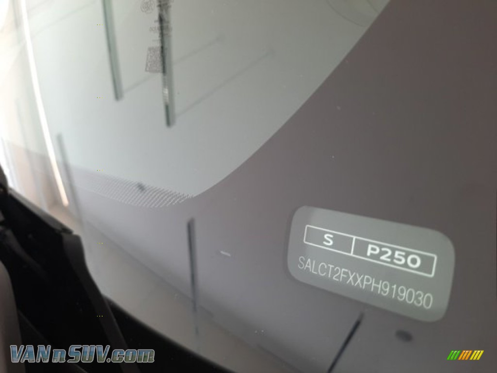 2023 Discovery Sport S R-Dynamic - Fuji White / Light Oyster/Ebony photo #26