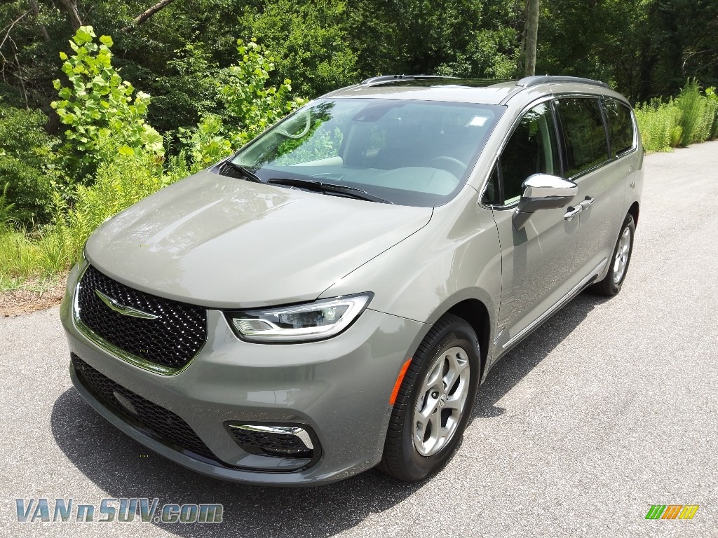 2022 Pacifica Limited AWD - Ceramic Gray / Black/Alloy photo #2