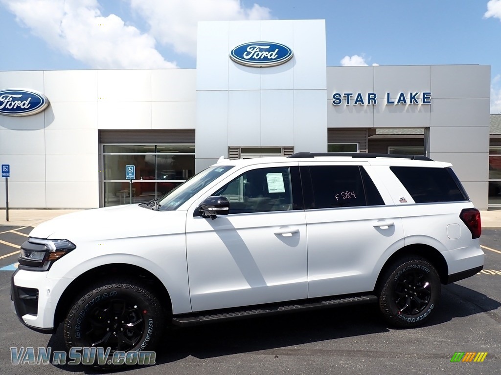 Oxford White / Black Onyx Ford Expedition Timberline 4x4