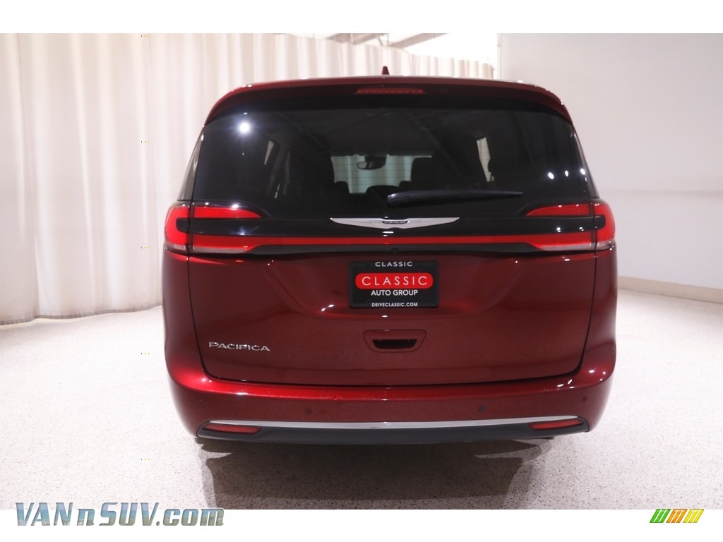2021 Pacifica Touring L - Velvet Red Pearl / Black photo #25